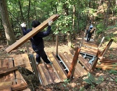 등산로 및 산책로 멀바우 데크바닥 난간대 시공